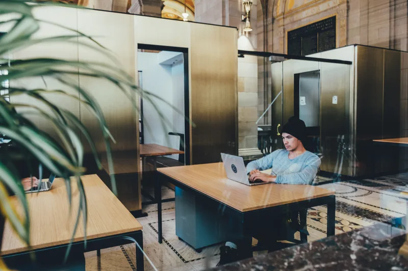 Advisor desks in a modern open office